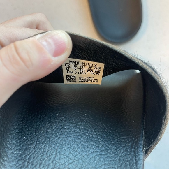 Black adidas slides - Picture 6 of 6